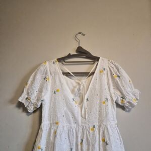 MELLODAY White Dress with Yellow Floral Details